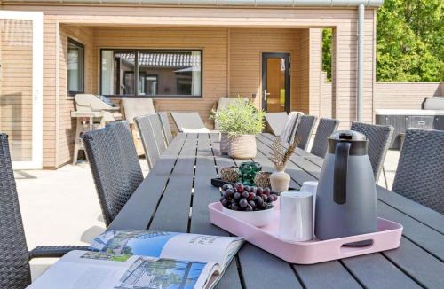 Mommark Strand House | 5 star holiday home in Sydals