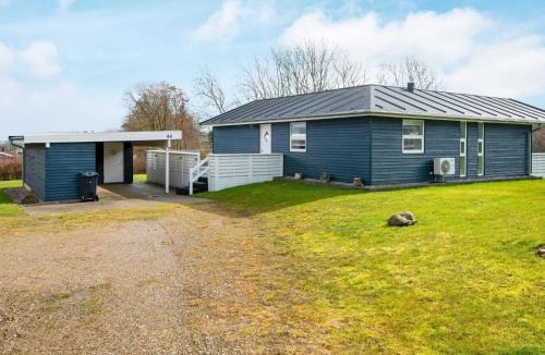 Mommark Strand House | 5 star holiday home in Sydals