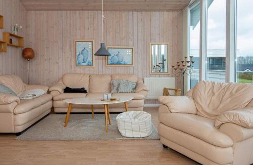 Mommark Strand House | 5 star holiday home in Sydals