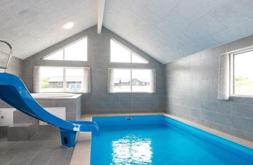Mommark Strand House | 5 star holiday home in Sydals