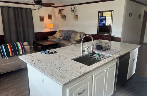 Cut Off House | 5 Star Home Cut Off, private, peaceful, comfortable, Enjoy sunsets by the pool.