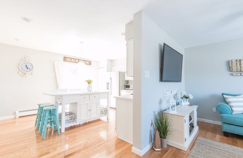 Gloucester House | 5-star home with quick walk to 2 beaches!