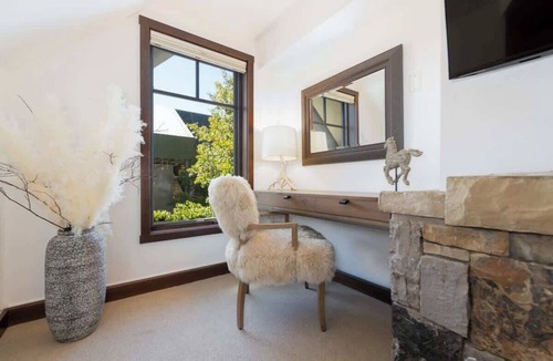 Mountain Village Condo | 5 Star Hotel Residence - Ski in Ski Out