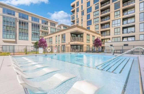 Mile Square Apartment | 5 Star Luxury| Free Espresso+Pool+Executive Lounge