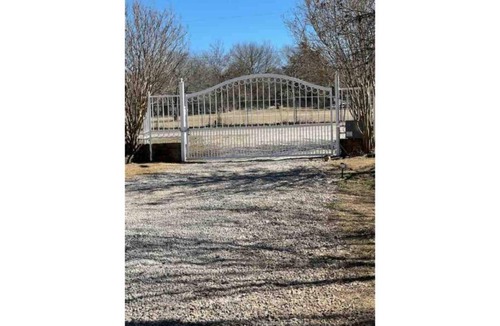 Azle Apartment | 5 star Luxury tiny house, peaceful, POOL with covered deck! kayaks, 1 gig WiFi!