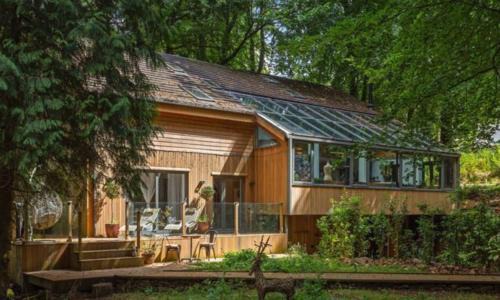 Tickenham House | 5 Star Luxury Woodland Retreat Sleeps 12 Hot tub Sauna