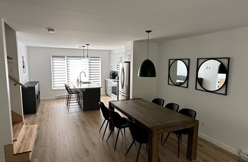 Saint-Faustin-Lac-Carre House | 5 Star Mountainside Retreat - ski in/ski outn