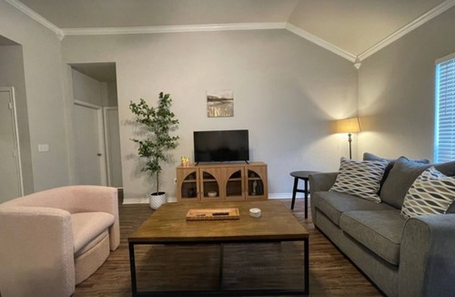 Robinson House | 5 Star Rated 3 Bedroom House in Robinson with WiFi and AC