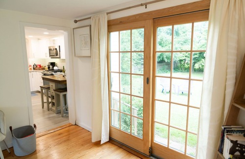 Eastside House | 5-star Renovated 3BR 𝓱𝓸𝓶𝓮/w Backyard Deck near SU/SUNY-ESF/Hospitals