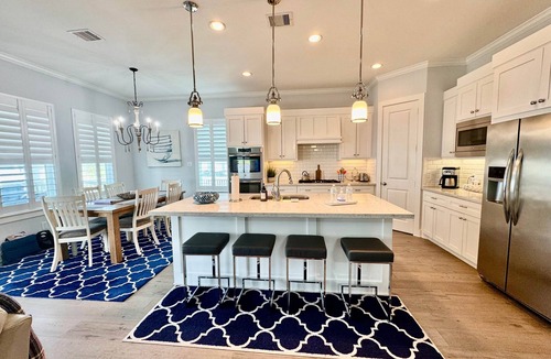 Beachside Village House | 5 STAR REVIEWS! Beachside! 2 Primary’s Ocean Views, Beach amenities!