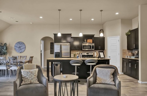 Bixby House | 5 star single level home, 4 bdrm, 3 bath + private office and great backyard!