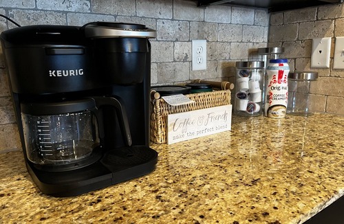 Bixby House | 5 star single level home, 4 bdrm, 3 bath + private office and great backyard!