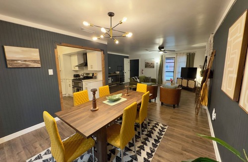 Oak Cliff House | 5-Star Stay-Huge 4BR Near Bishop Arts-Sleeps 12- Family Friendly