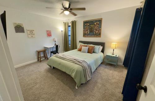 Oak Cliff House | 5-Star Stay-Huge 4BR Near Bishop Arts-Sleeps 12- Family Friendly