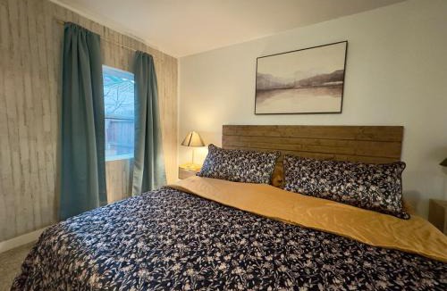 Oak Cliff House | 5-Star Stay-Huge 4BR Near Bishop Arts-Sleeps 12- Family Friendly