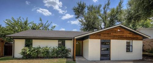 Denton House | 5 Star Stay Large Remodeled Modern 4BR Near UNT and TWU Sleeps 10