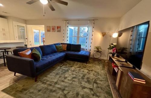 Denton House | 5 Star Stay Large Remodeled Modern 4BR Near UNT and TWU Sleeps 10