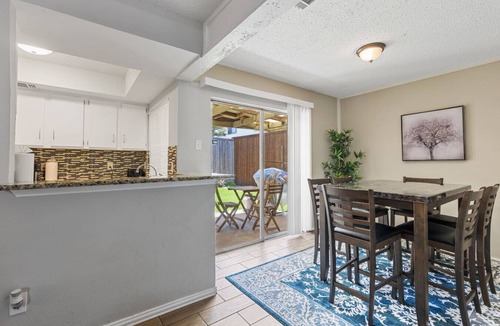 Southwest Carrollton Villa | 5 STAR Townhome near all major highways! Fast Wifi