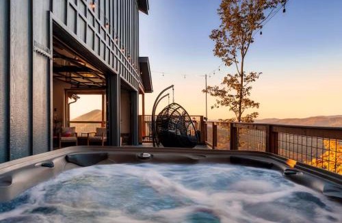 Smoky Mountains Ski Chalet | 5 Suites - 180 View - Pool-Spa-Theater - Fireplace