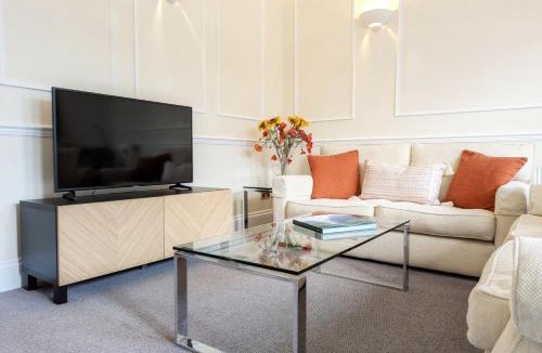 Midhurst House | 5 The Clock House