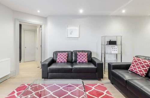 North Richmond Apartment | 5 The Quadrant - 2 bedroom apartment