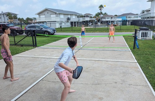 Jamaica Beach House | 5★ Waterfront home! Free bikes & kayaks! Pickleball! Fire pit! Great fishing!