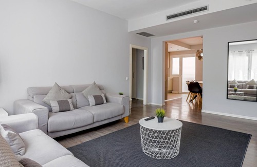 La Maternitat i Sant Ramon Apartment | 50. Futbol B12 Apartment