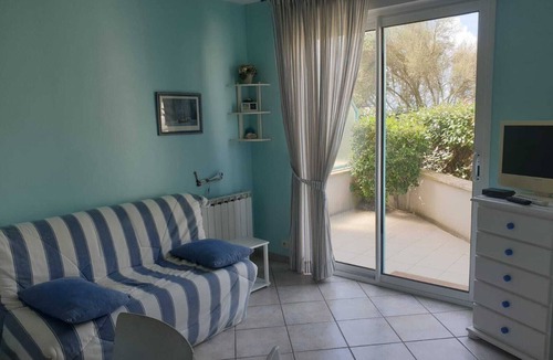Port District Apartment | 50 m from the beach.ideally located
