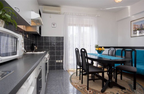 Tribunj Apartment | 50 m² Apartment ∙ 1 bedroom ∙ 3 guests