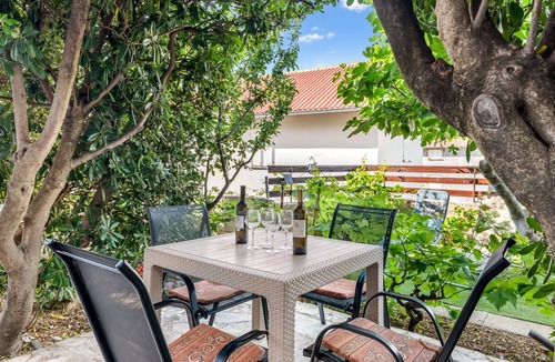 Pag Apartment | 50 m² Apartment ∙ 2 bedrooms ∙ 4 guests