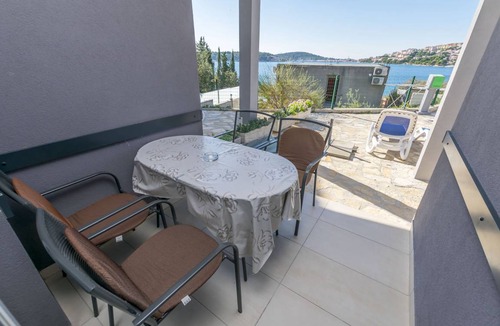 Rogoznica Apartment | 50 m² Apartment ∙ 2 bedrooms ∙ 5 guests