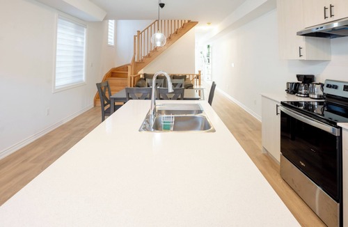 Oshawa House | 50 Minutes from Toronto Downtown. Brand New Cozy, Modern, & Instaworthy