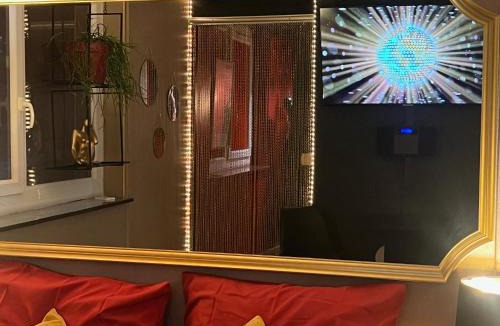 Nievroz Hotel | 50 Nuances de Parenthèses