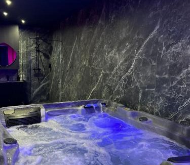 Tressin Apartment | 50 Nuances de Plaisir