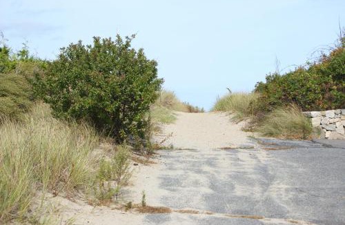 Sagamore Beach House | 50 Phillips Road Bourne - Cape Cod