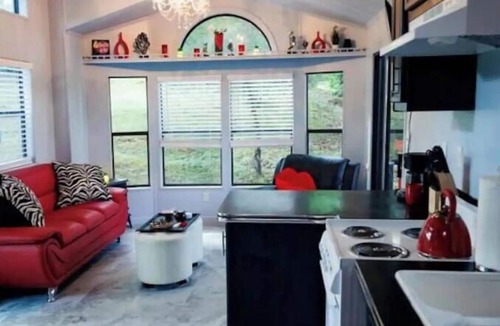 Lobelville Cabin | 50 Shaydes of Play