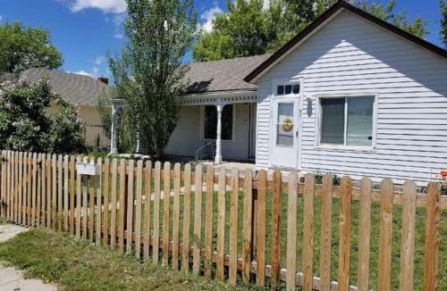 Cheyenne House | 500/502 W 23rd St