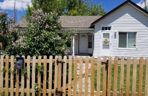 Cheyenne House | 500/502 W 23rd St