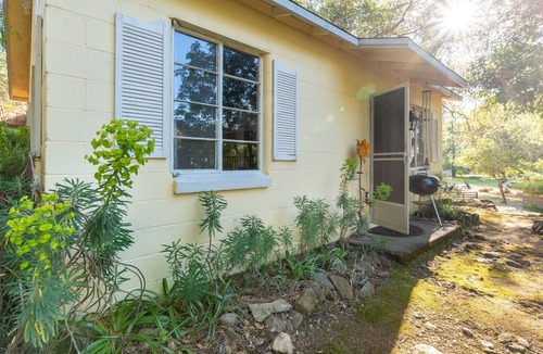 Coloma Cottage | 500+ excellent reviews @ Colomacottages.com