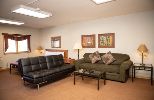 Mountain House Condo | 5016 Gateway Studio Bedroom Condo by RedAwning