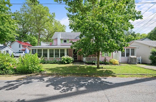 Lakeside Cottage | 503 W. 4th in Lakeside