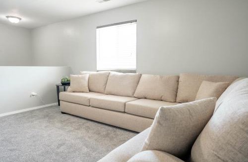West Jordan House | 5040 Sqft l Sleeps 25 l Near Ski & Downtown SLC