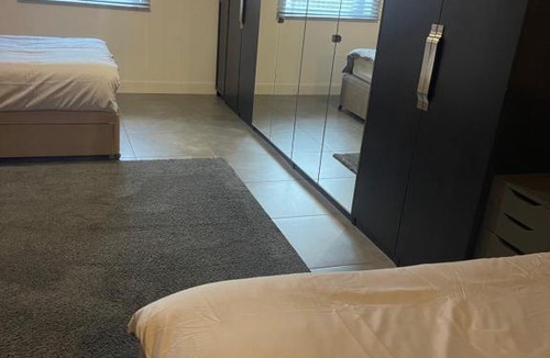 London Borough of Hounslow House | 50A Green Lane