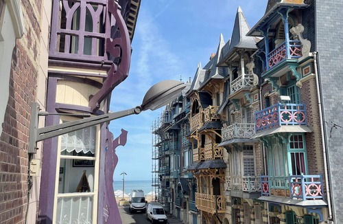 Mers-les-Bains Apartment | 50m from the beach, Apt. in the French Villa