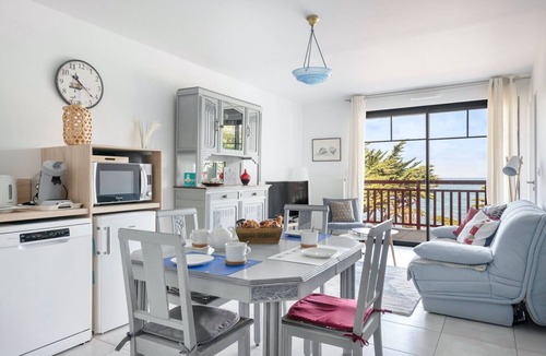 Pleneuf-Val-Andre Apartment | 50m from the beach, seaview flat for 2