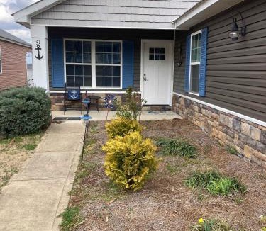 Leesburg House | 51 The Anchor