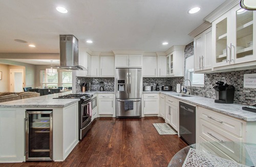 Westbury House | 5119 West Bellfort