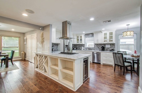 Westbury House | 5119 West Bellfort