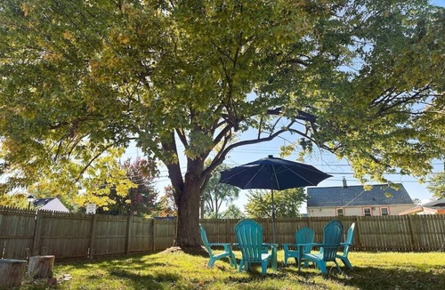 Buffalo Cottage | 511b Massive 4 Bedroom With Fenced Yard!