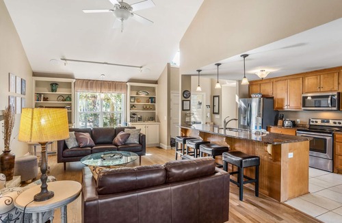 Blue Heron Lake House | 514 Remora Dr